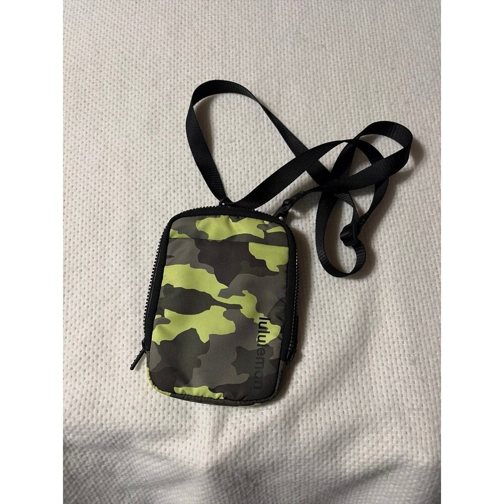 Lululemon Camo Crossbody Bag Phone Shoulder Bag Green Black